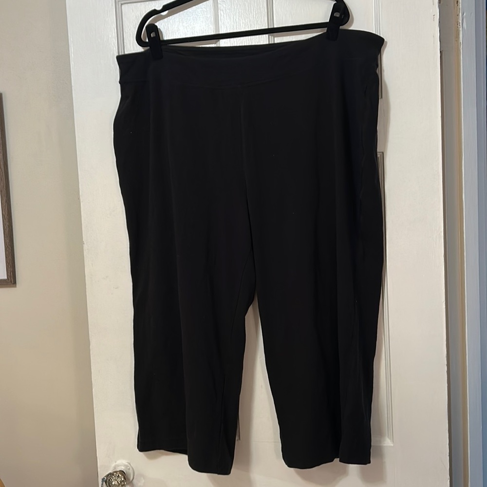 Old Navy women’s plus size 3X wide leg capri length pants